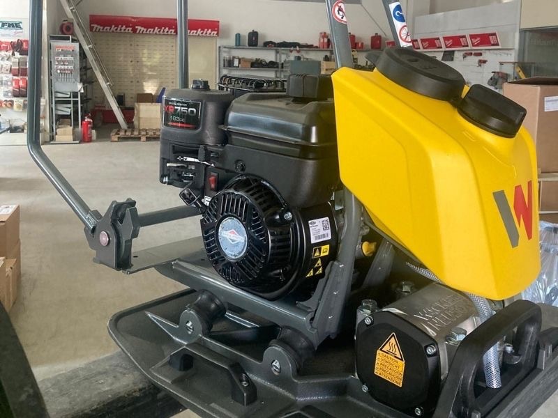 PIASTRA VIBRANTE COMPATTATRICE 15 KN WACKER NEUSON BPS1550AW